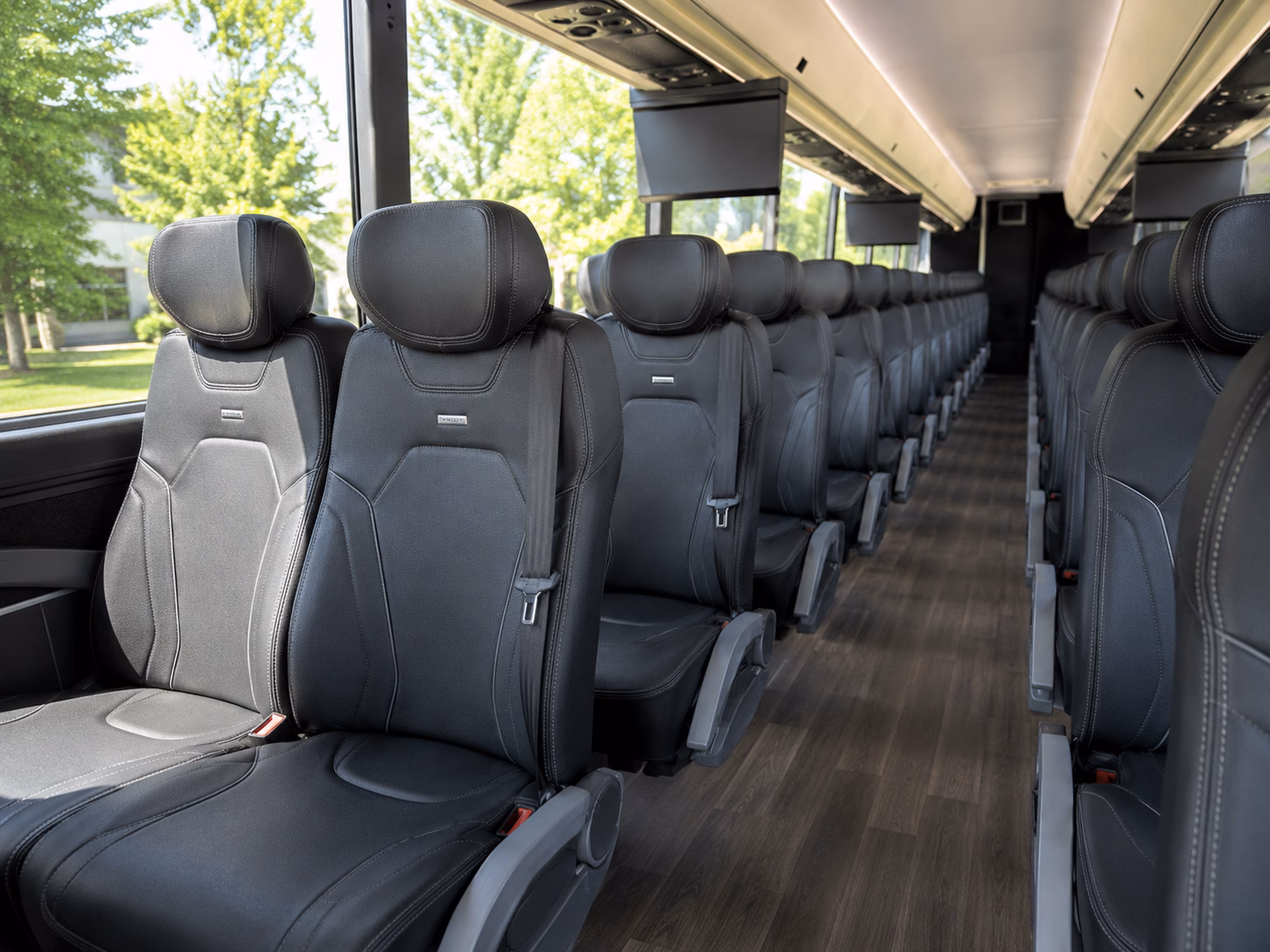 bus rentals to the arkansas wine trail in altus