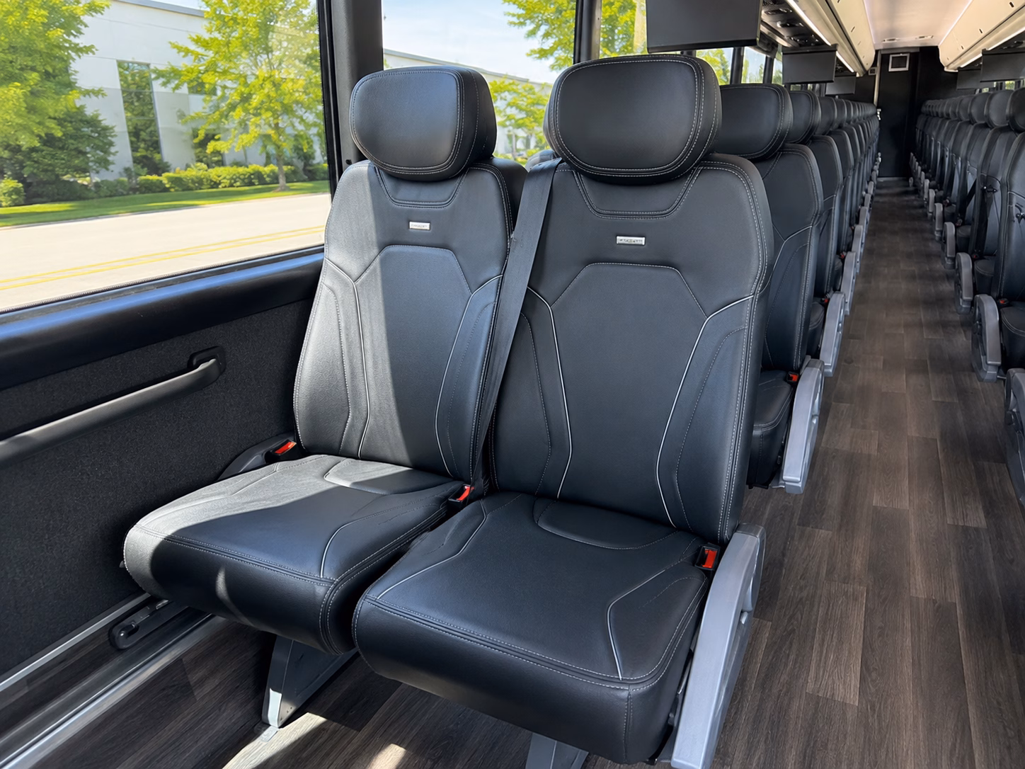 charter bus rentals to mississippi wine country