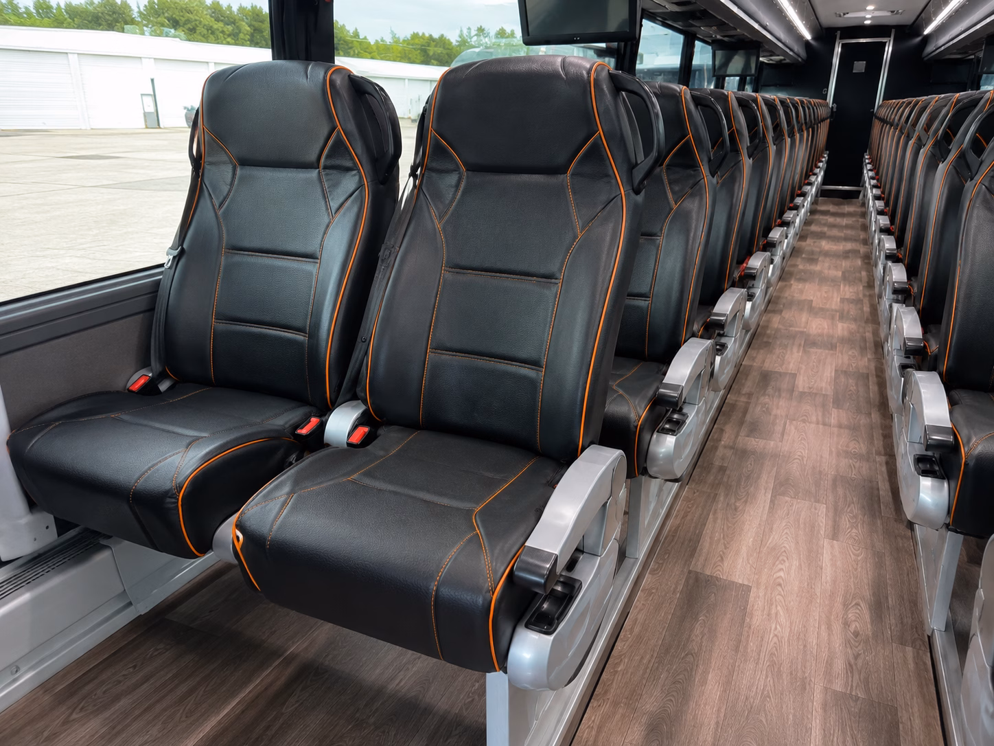 charter buses for guests arriving at memphis international airport