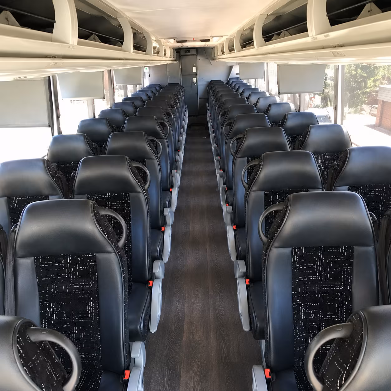 memphis to nashville charter buses on i 40